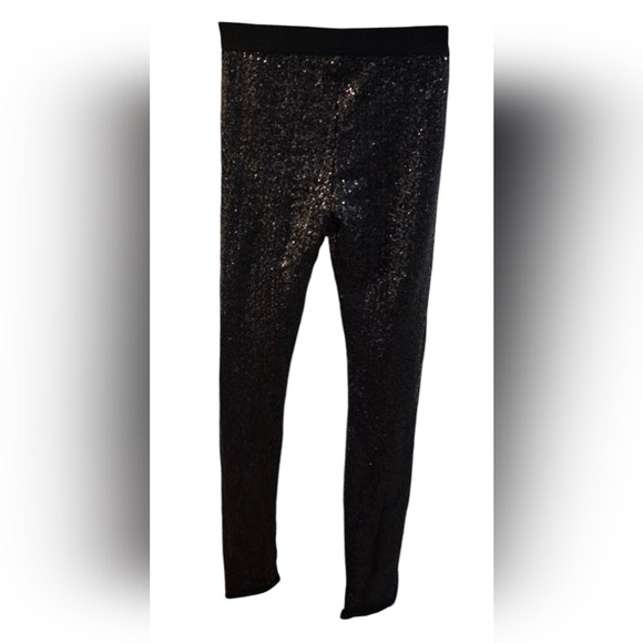 Bisou Bisou - Black Sequin w/ a Soft Polyester Inner Lining​​​​​ - Picture 3 of 9